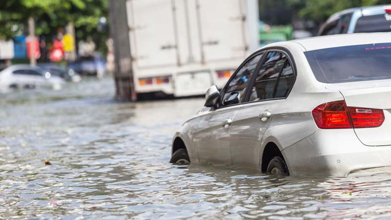 Cách khắc phục xe ô tô bị ngập nước