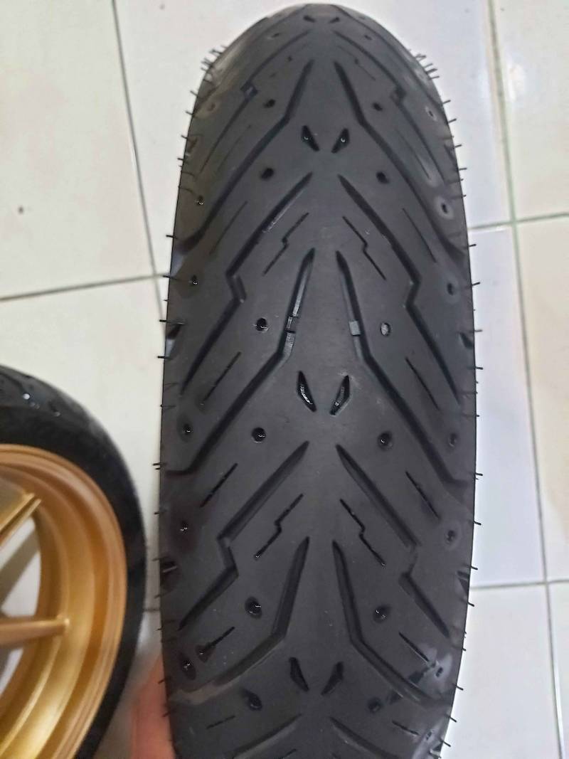 Vỏ Pirelli Angel Scooter 100/80-14 hiệu suất ăn định thấp