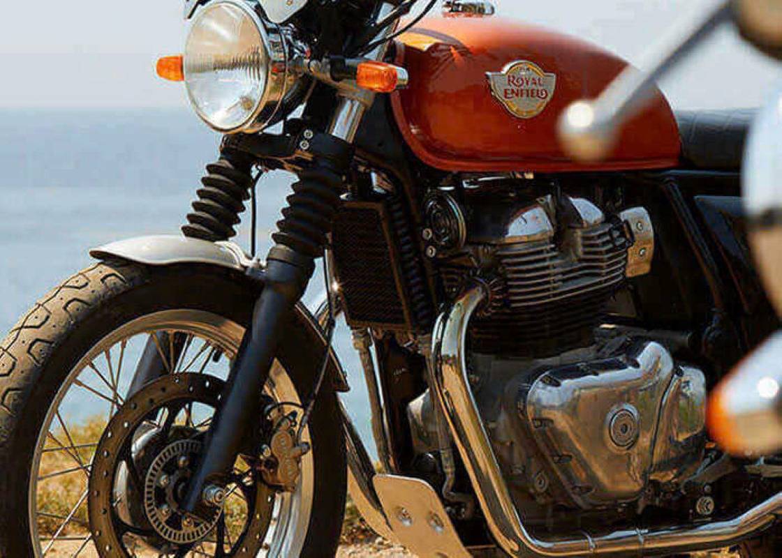 Dung tích dầu nhớt tiêu chuẩn cho xe Royal Enfield Interceptor 650 là 2,8 lít