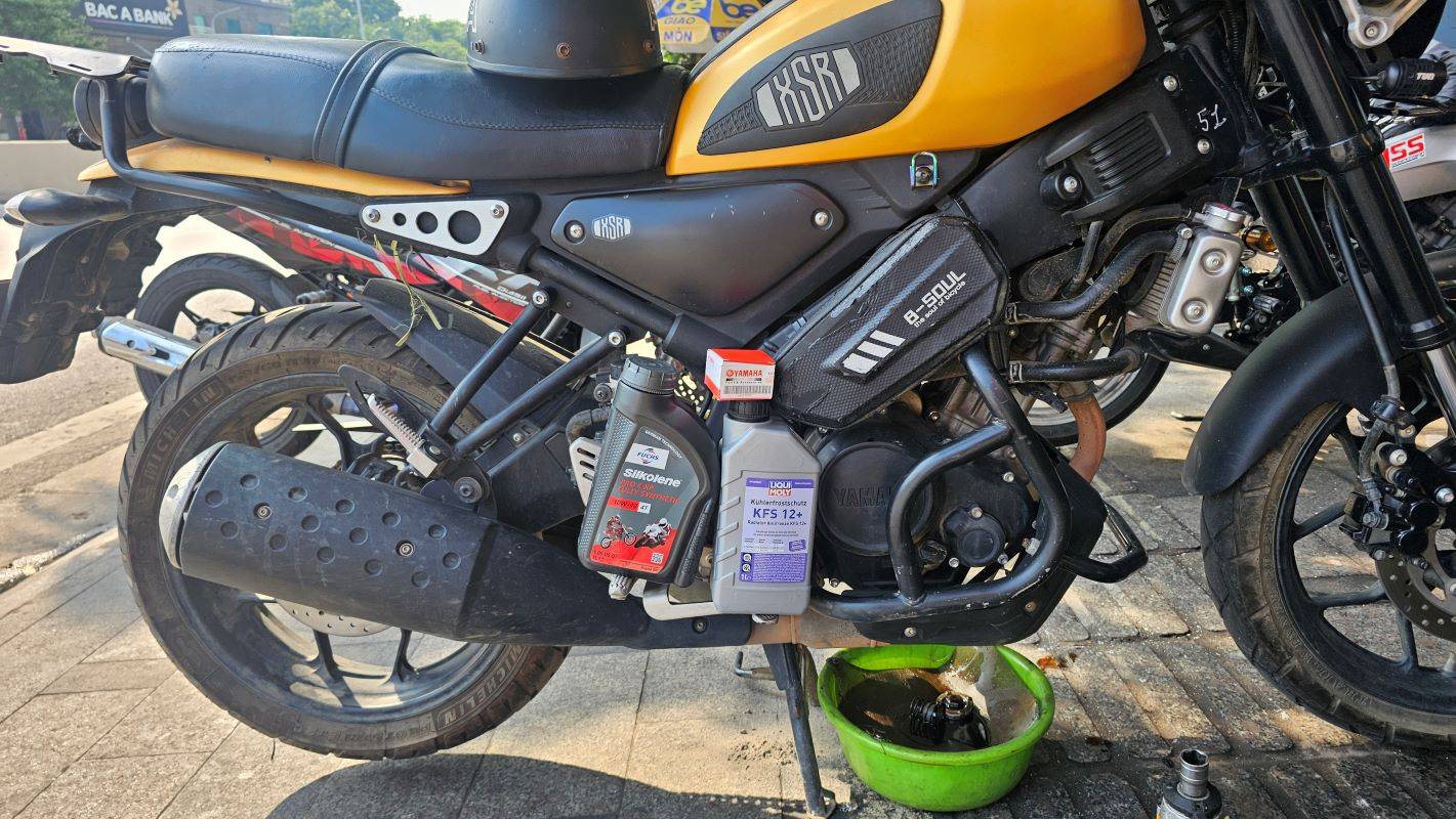 Xe XS155R thay lọc nhớt Yamaha chính hãng tại Biker Shop Hà Nội