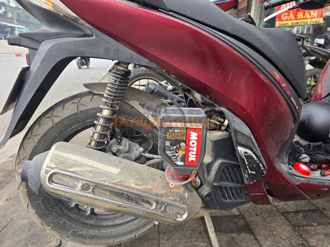 Honda SH350i 2025 Thay Nhớt Motul Scooter Power Le 5w40